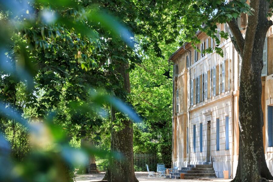 Aix-en-Provence: Full Day Wine Tour in Luberon with Tasting - Starting in Aix: The Pickup Point and the Right Mindset