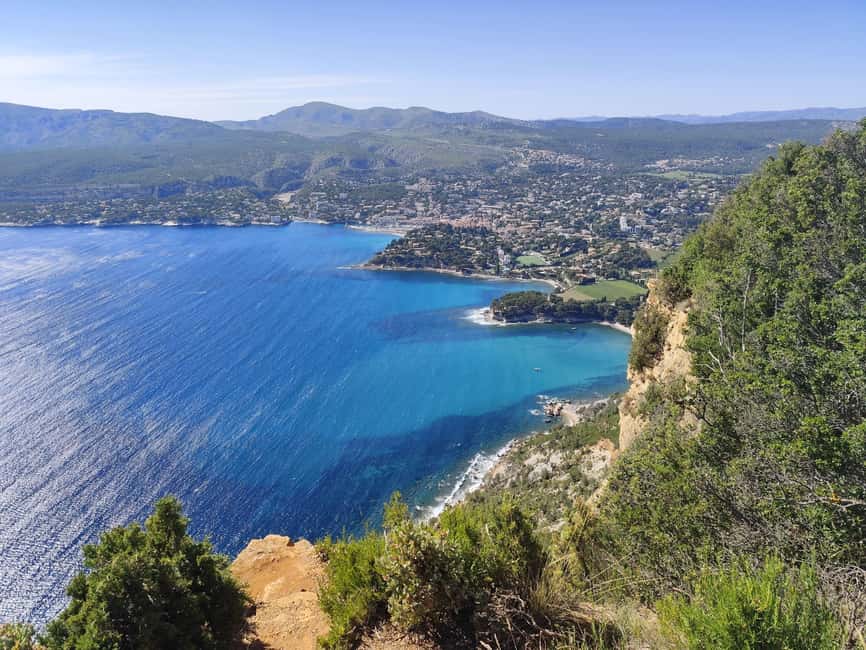 Bandol and Cassis: Full Day Wine Tour from Marseille - Cassis AOP: how the day makes the sea part of the wine story