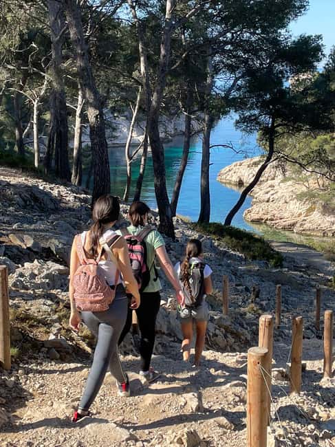 Cassis: 3 Calanques Half-Day Hiking Tour with Swimming - Safety briefing: short, serious, and worth paying attention to