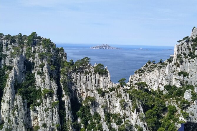 Cassis hike: Port-Miou, Port-Pin, En-Vau - Port-Miou to Port-Pin: history fading into turquoise water