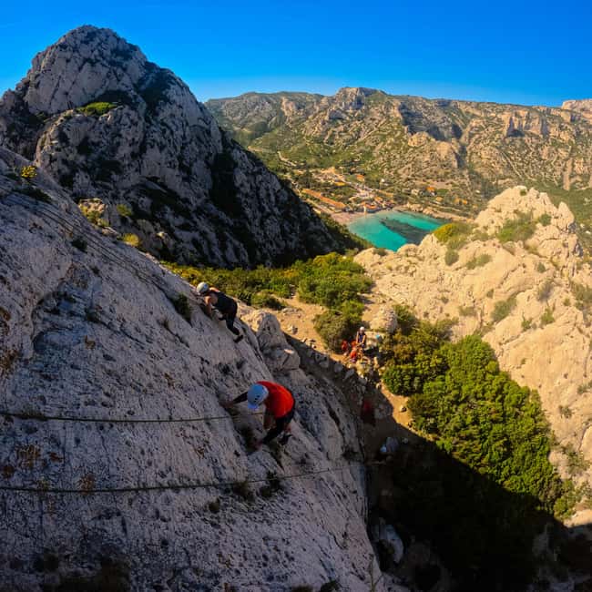 Climbing Discovery Session in the Calanques near Marseille - Safety and skills: belaying, knots, and getting rope handling right