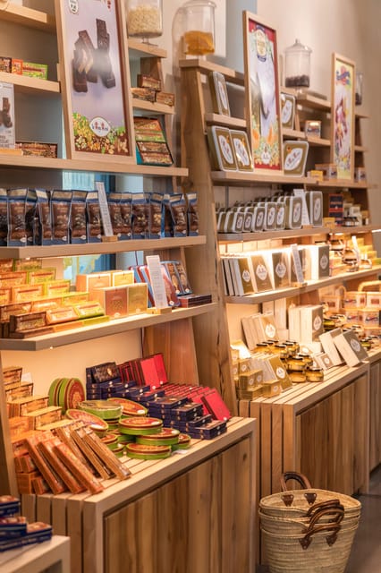 Confiserie du Roy René: gourmet guided tour of the calisson museum - Price and time: why €5 feels fair