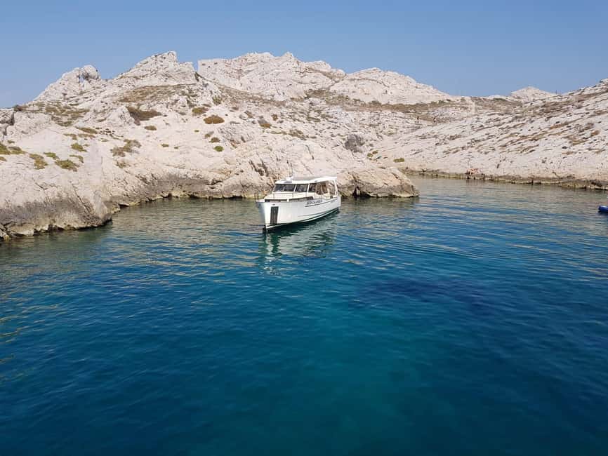 Cruise, Coffee and Swimming in the Calanques of Frioul - The Coffee-on-Deck Part: Snacks, Quiet, and a Playlist Option