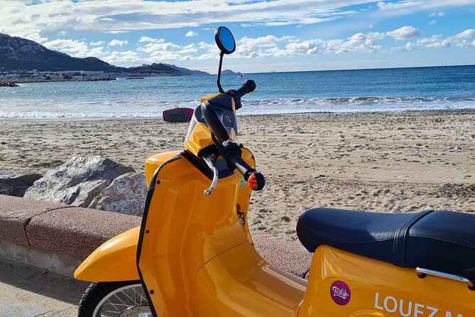 E-motorbike virtual guided tour in Marseille - MUCEM and Cosquer museum: culture stops without the detours