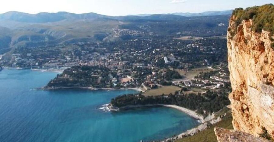 From Aix-en-Provence: Cassis Tour with Cap Canaille Stop - Getting picked up in Aix: simple meet point, small-group comfort