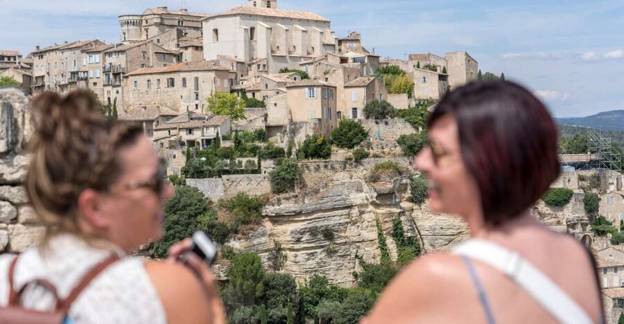 From Aix-en-Provence: Luberon Hilltop Villages Half-Day Tour - Two vineyard tastings: how Côtes de Provence gets its character