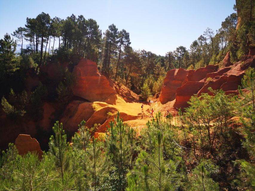 From Aix en Provence: Luberon Villages Full-Day Guided Tour - Roussillon and the Ochre Trail: Color You Can Walk Through