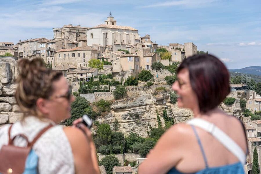 From Aix-en-Provence: Wine & Luberon Villages Full-day Tour - Gordes: medieval stone village time on lauze rooftops