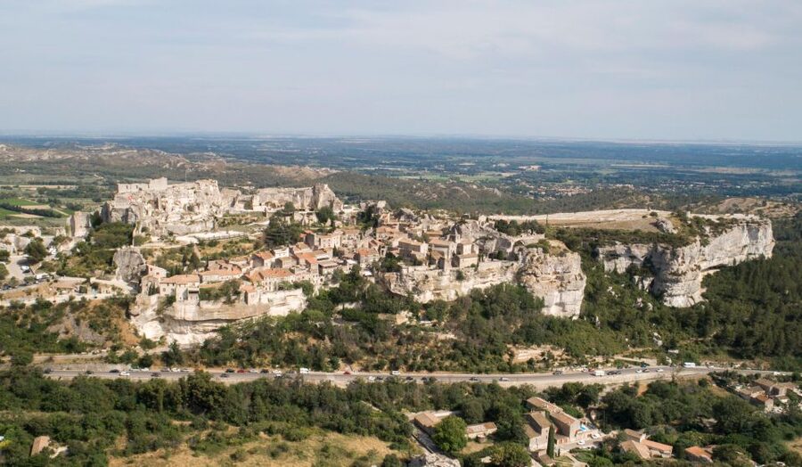 From Marseille: Provence Sightseeing Tour and Wine Tasting - Avignon medieval streets and lunch time: make the choice that fits your style