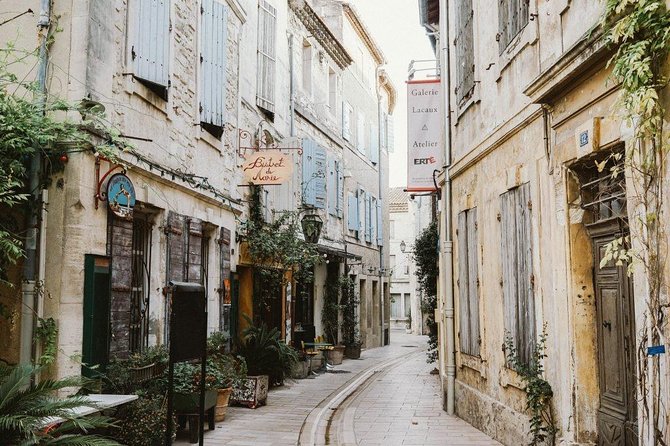 Les Baux de Provence : Wine day Tour : 7 hours - Transfers and logistics that reduce stress (and help you enjoy the day)