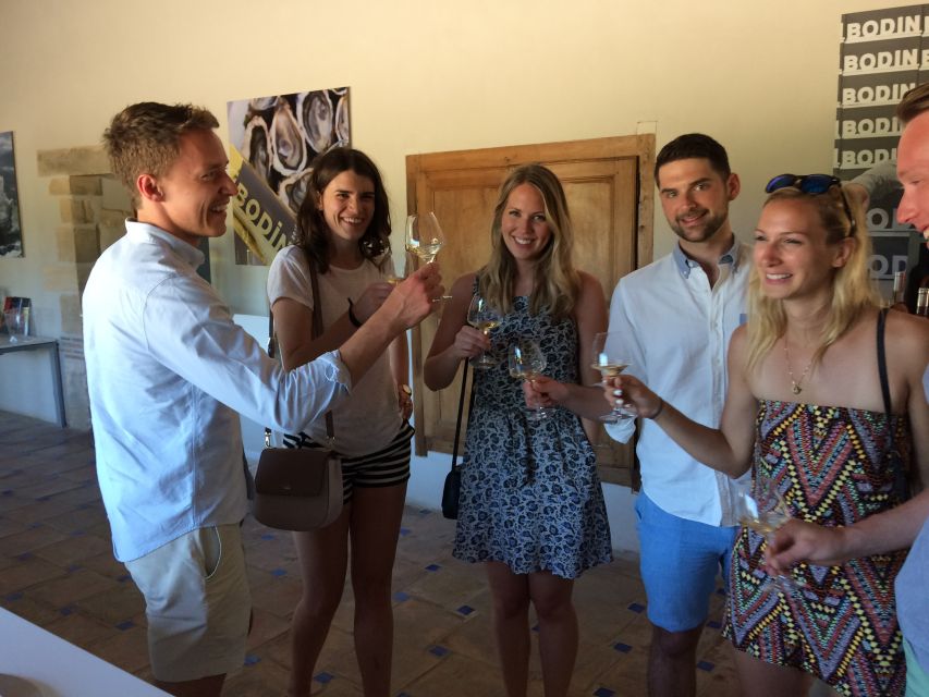 Luberon: Full-Day Wine Tour from Marseille - Lourmarin lunch time: the part that makes the day feel like Provence