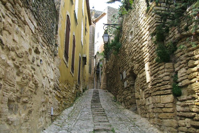 Luberon Villages Half-Day Tour from Aix-en-Provence - Roussillon: ochre quarries and rosy cliff views