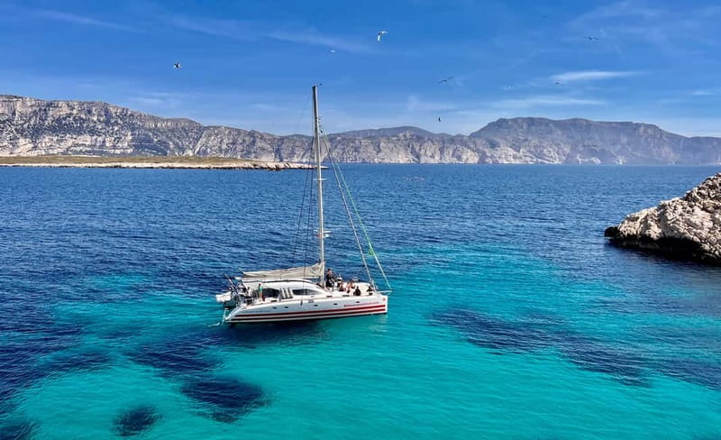 Marseille: Calanques Catamaran Cruise, Picnic, & Swimming - Small-Group Comfort on a Catamaran (Seriously): 24 People, 2 Skippers, 4 Toilets