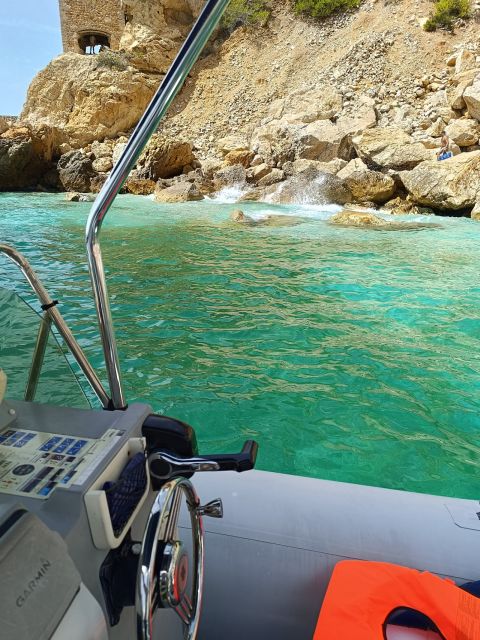 Marseille: Calanques Côte Bleue Marine Park Boat Cruise - Calanques des eaux salées: calm coves and a first swim reset