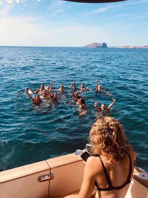 Marseille: Calanques National Park Boat Trip with Swimming - Calanques National Park by electric boat: the quiet makes the views