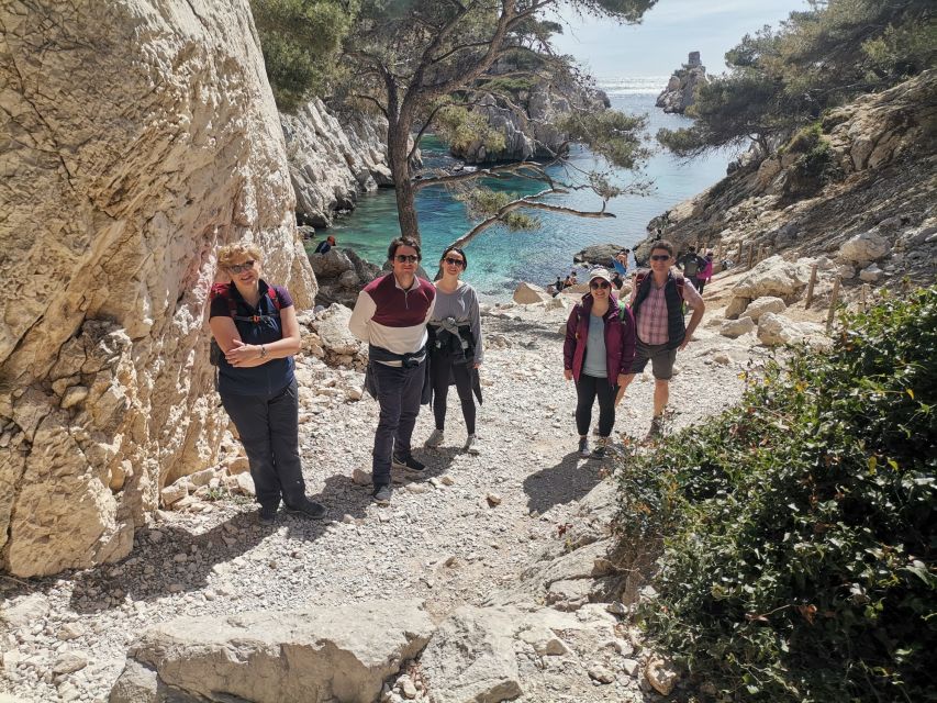 Marseille: Calanques National Park Guided Hike with Picnic - Getting There: The 8h55 Luminy Meeting Point and Public Transit