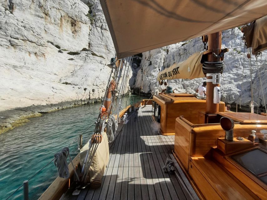 Marseille: Calanques Sailing Day Trip with Lunch and Wine - Timing, sea conditions, and what to pack so the day stays fun