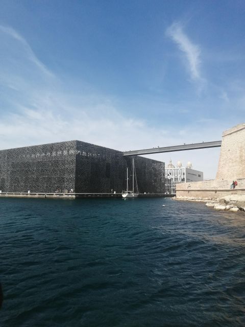 Marseille: Catamaran cruise to discover Frioul Islands - Rooftop Aperitif and Lunch: Food That Lets You Stay in Vacation Mode
