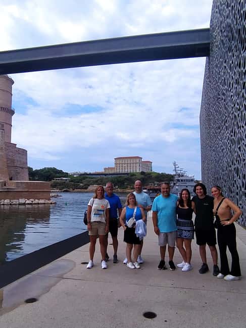 Marseille: cityrando Le Vieux-Port Le Panier La Joliette - MuCEM and the J4 Esplanade: Big Architecture, Sea Views, Real Context