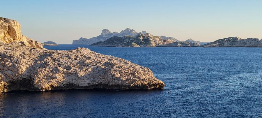 Marseille: Electric Motorcycle Rental with Smartphone Guide - MUCEM, Cosquer museum, and the city’s modern edges