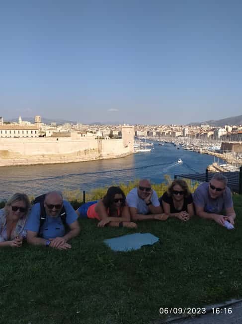 Marseille entre mer, colline et quartiers de caractères - Notre-Dame de la Garde: the hilltop finish with port-and-sea views