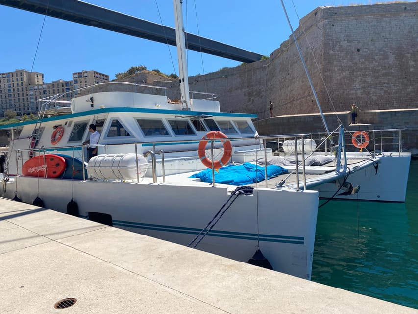 Marseille: Frioul Archipelago Catamaran Cruise with Lunch - Lunch on deck: organic buffet + a sea-day rhythm