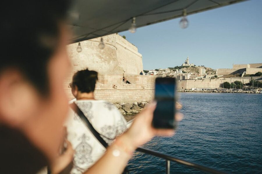 Marseille: Frioul Archipelago Catamaran Cruise with Lunch - What to pack and boarding tips that prevent stress