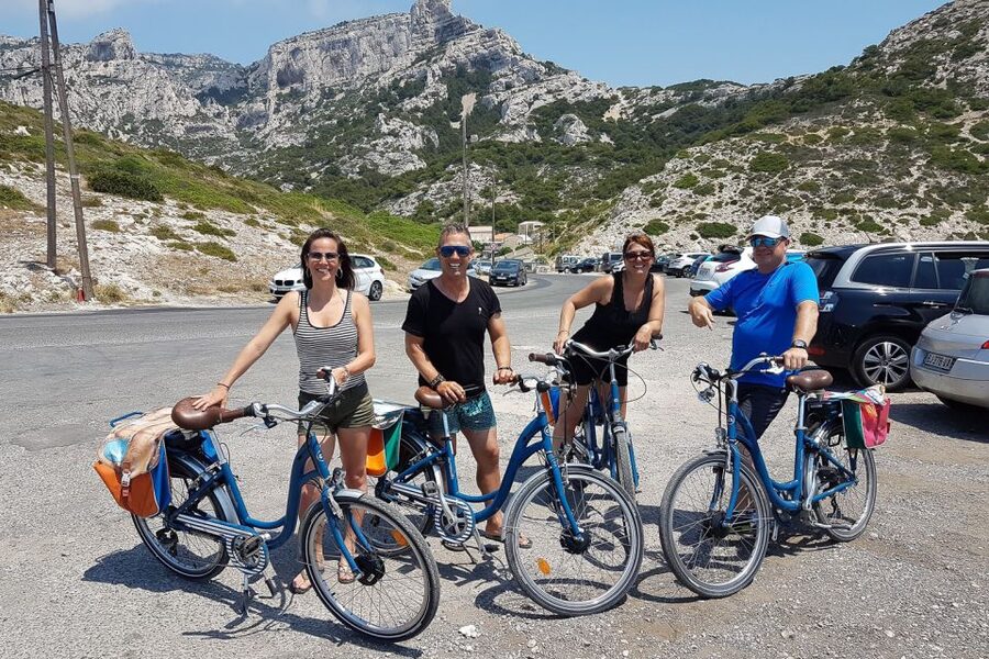 Marseille: Full-Day Guided E-Bike Coast & Calanques Tour - The city stops that set the tone: Pharo Palace, Vallon d’Auffes, Notre-Dame de la Garde