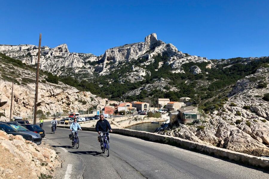 Marseille: Full-Day Guided E-Bike Coast & Calanques Tour - E-bike effort, traffic reality, and what you should be comfortable with