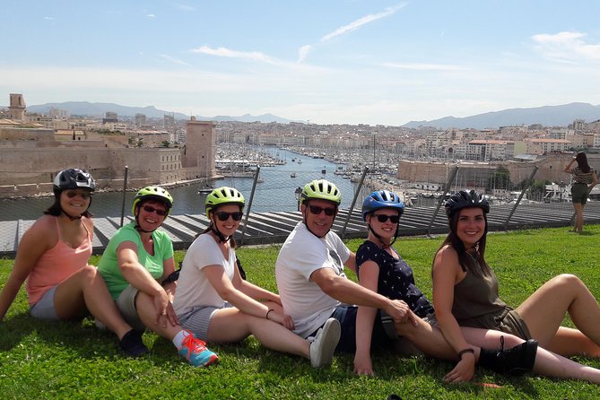 Marseille Grand E-Bike Tour : "le tour du Fada" - Vallon des Auffes and the tiny-harbor pause