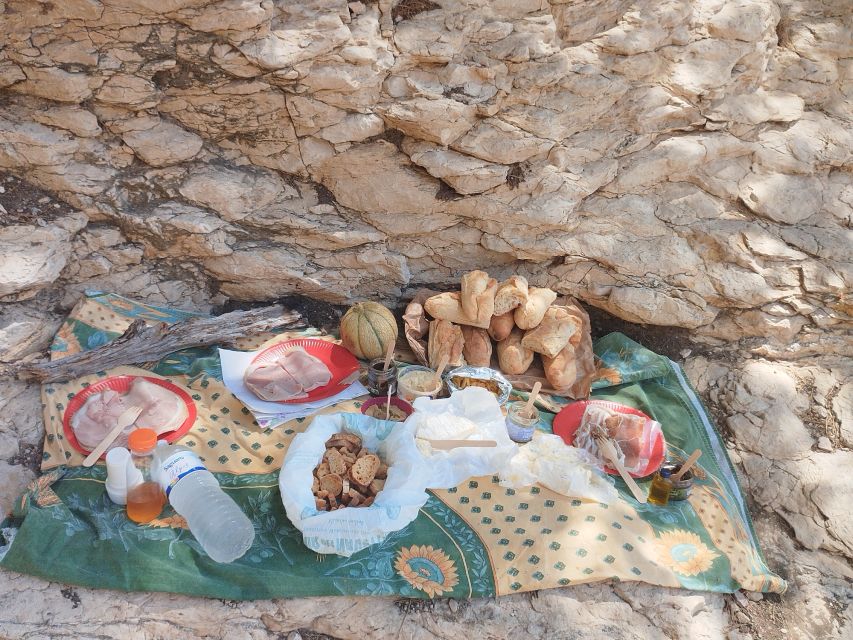 Marseille: Guided Hiking Calanques National Park from Luminy - Bruno and Margaux: what a great guide changes on a hike like this