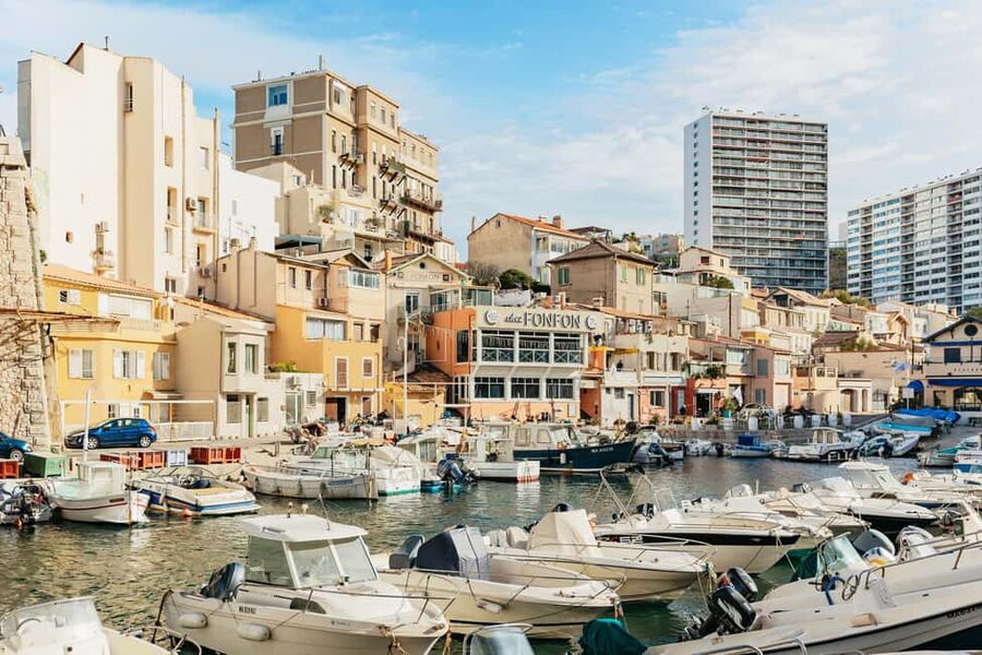 Marseille: Guided Off-the-Beaten-Path Neighborhood Walk - Old stairways and big viewpoints: plan for the climb