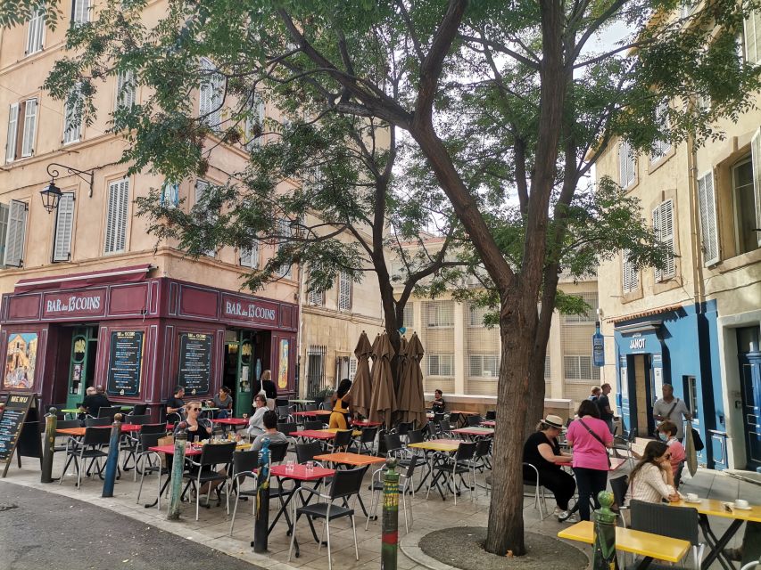 Marseille: Guided Pétanque Game with Local Aperitif - Key highlights worth showing up for