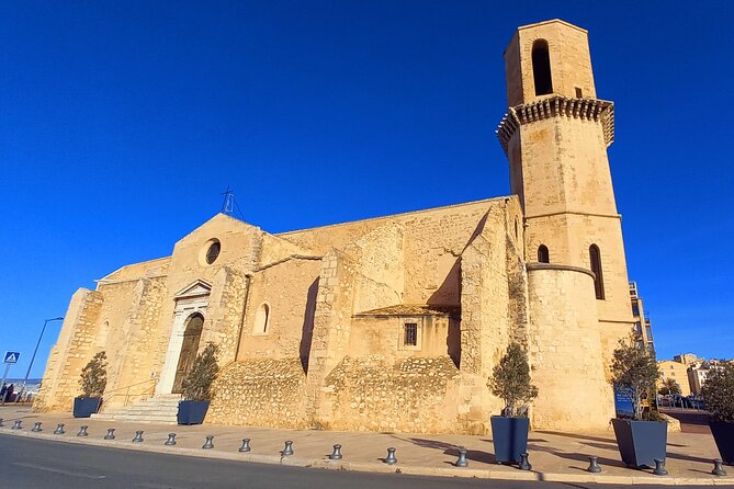 Marseille Guided Tour for 2.5 Hours with a Bilingual Local Guide - Palais du Pharo: panorama strategy over Fort Saint Jean, MUCEM, and Cosquer’s
