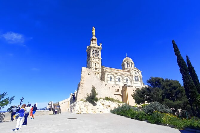 Marseille Guided Tour for 4 Hours with a Bilingual Local Guide - Abbaye Saint Victor: a quiet historic reset near Vieux Port