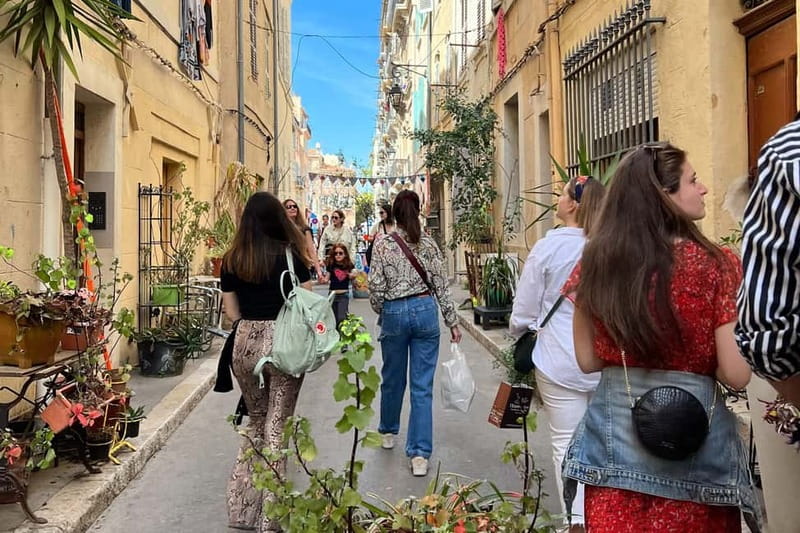 Marseille: No-Diet Club Local Food Tasting and Walking Tour - Price and value: is $73 worth a food-and-walk tour?