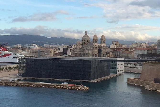 Marseille Old District : Private Walking Tour - Stop 1: Le Vieux Port (30 minutes) and Getting Oriented Fast