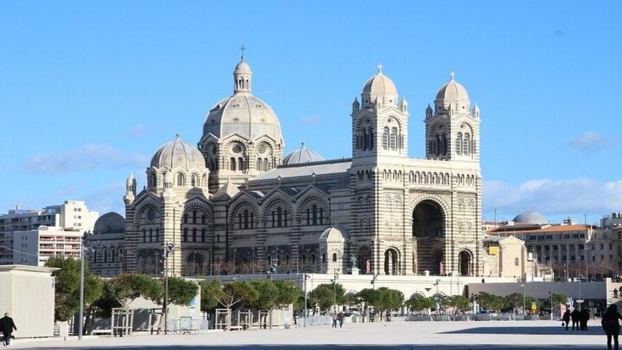 Marseille : Private Custom Tour with a Local Guide - Le Panier: street corners that explain Marseille’s character