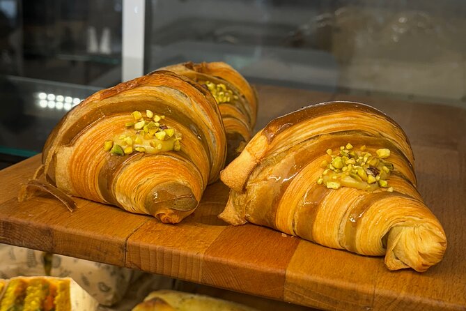 Marseille's Sweetest Bites: Pastry & Chocolate Food Tour - What the guide does that matters (Flo, Noy, and the small-group advantage)