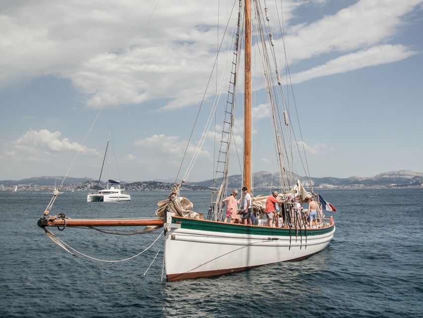 Marseille: Sailing Day Cruise with Lunch - Swim and snorkel in the Calanques or La Côte Bleue