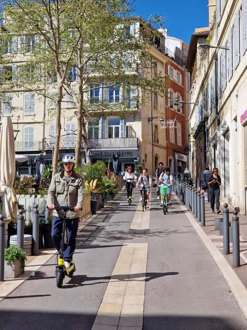 Marseille: Self-Guided Smartphone Tour by E-Scooter - Entering Marseille from the Vieux Port (and not after)
