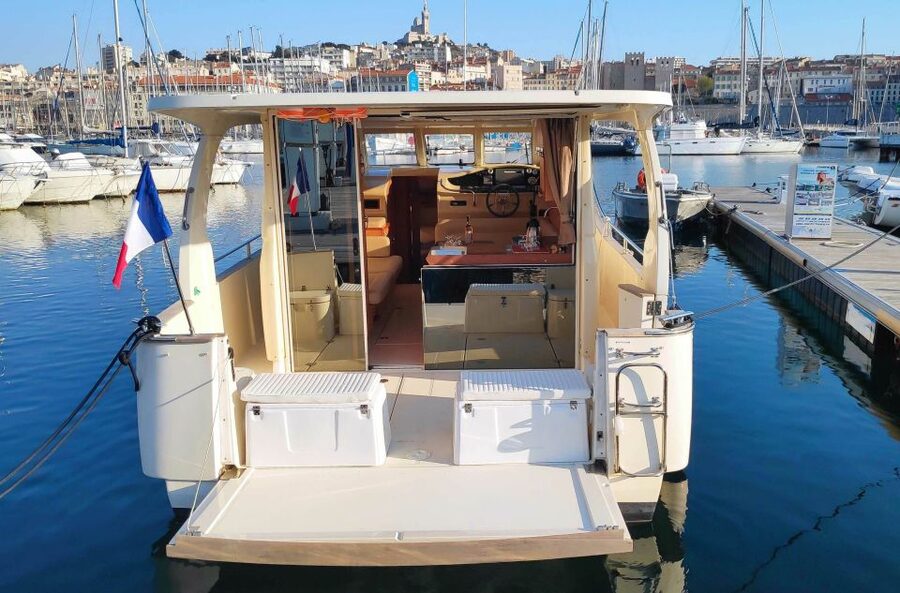 Marseille: Sunset Boat Cruise with Dinner and Drinks - Who should book this cruise (and who might prefer something else)