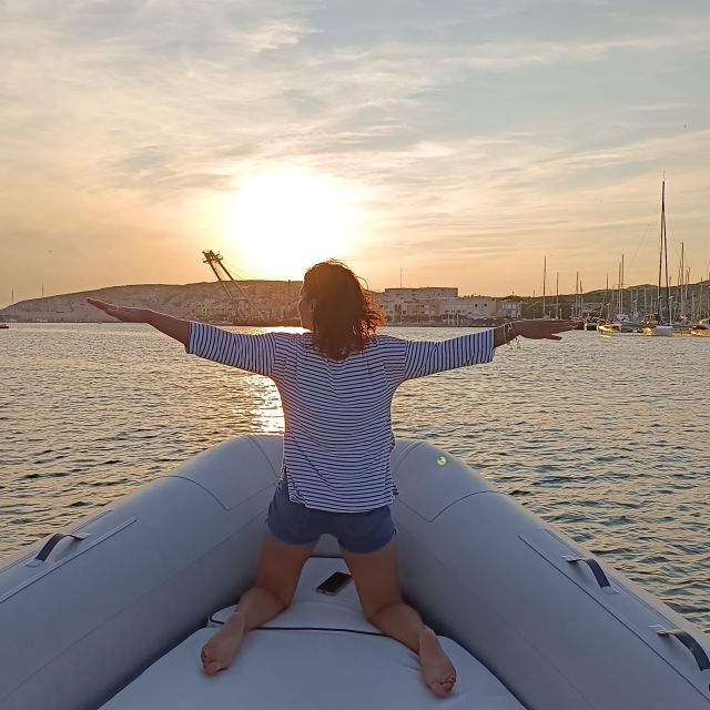Marseille: Sunset Frioul Archipelago Boat Cruise - Port du Frioul and the value of the short free-time window