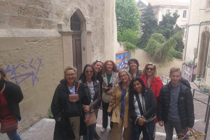 Marseille Walking food and culture tour 3 hour Private tour - A small meal with wine at the guide’s home