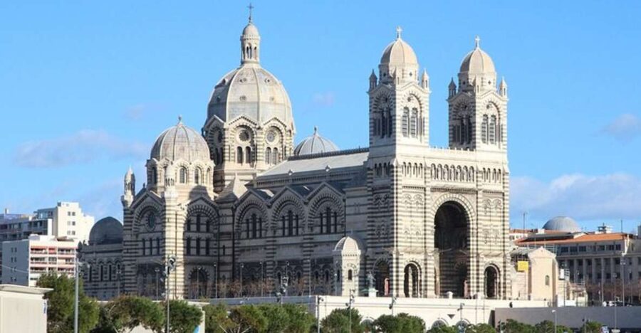 Marseilles: Private Custom Tour with a Local Guide - Why Marseille makes more sense with a local beside you