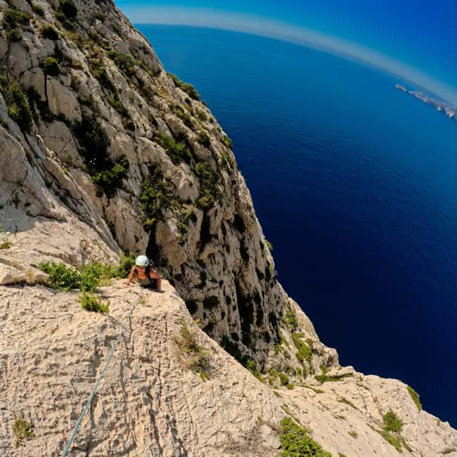 Multi Pitch Climb Session in the Calanques near Marseille - Who should book this Calanques multi-pitch session