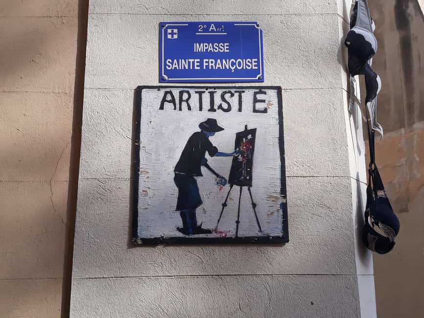 "Old Marseille" district tour and treasure hunt - Le Panier and 2,600 years of Marseille in walking form