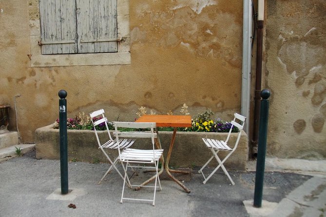 Picturesque Luberon - From AIX-EN-PROVENCE - Stop 5: Lourmarin’s Historic Calm (A Soft Landing)