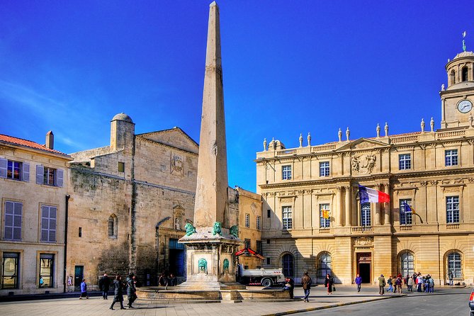 Private Day Trip to Arles Les Baux de Provence and Saint Remy de Provence - What to bring so your day stays stress-free