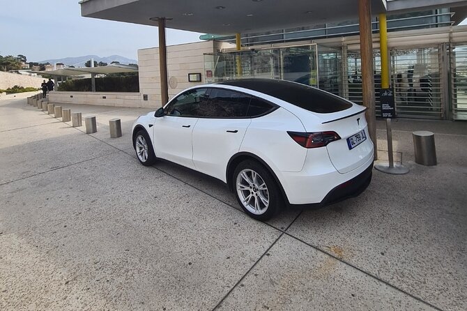 Private tour of Marseille and Cassis on Tesla city tour 5H - A Tesla day that feels efficient (without feeling rushed)